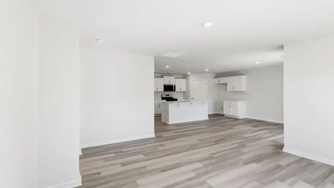 Spacious, unfurnished interior of a new home in Waverly Station, Greenwood (Image 27).