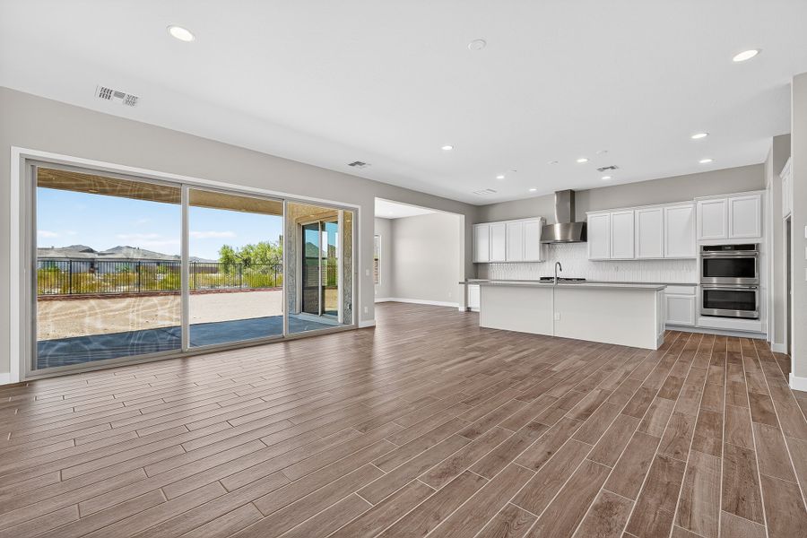 Spacious, unfurnished interior of a new home in Ladera Trails, Queen Creek (Image 18).