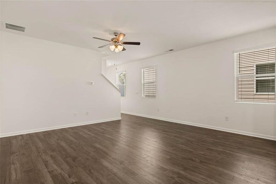 Spacious, unfurnished interior of a new home in Shoal Creek, Hampton (Image 9).