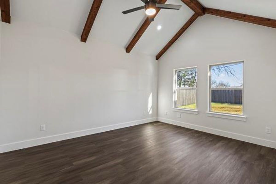 Spacious, unfurnished interior of a new home in , Celeste (Image 13).