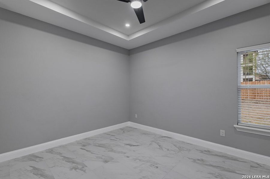 Spacious, unfurnished interior of a new home in , Eagle Pass (Image 21).