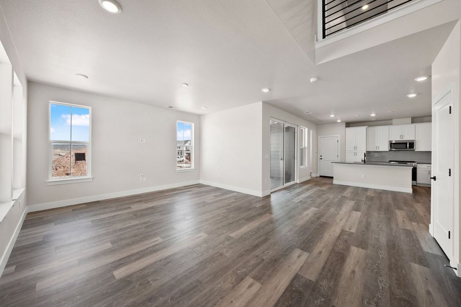 Spacious, unfurnished interior of a new home in Trumark Homes at Sterling Ranch, Littleton (Image 19).