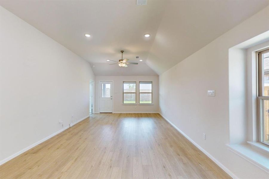 Spacious, unfurnished interior of a new home in Elevon, Lavon (Image 13). Spacious, unfurnished interior of a new home in Elevon, Lavon (Image 13).