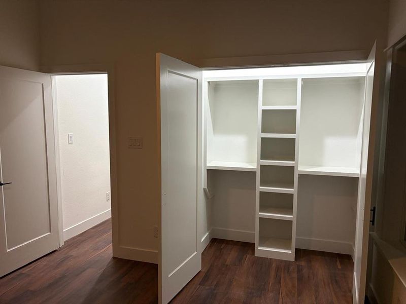 Spacious, unfurnished interior of a new home in , Granbury (Image 13).