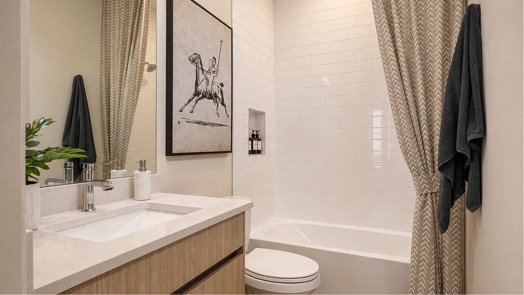 4350 Sussex Bath2 F2 Base1 4350 Sussex Bath2 F2 Base1