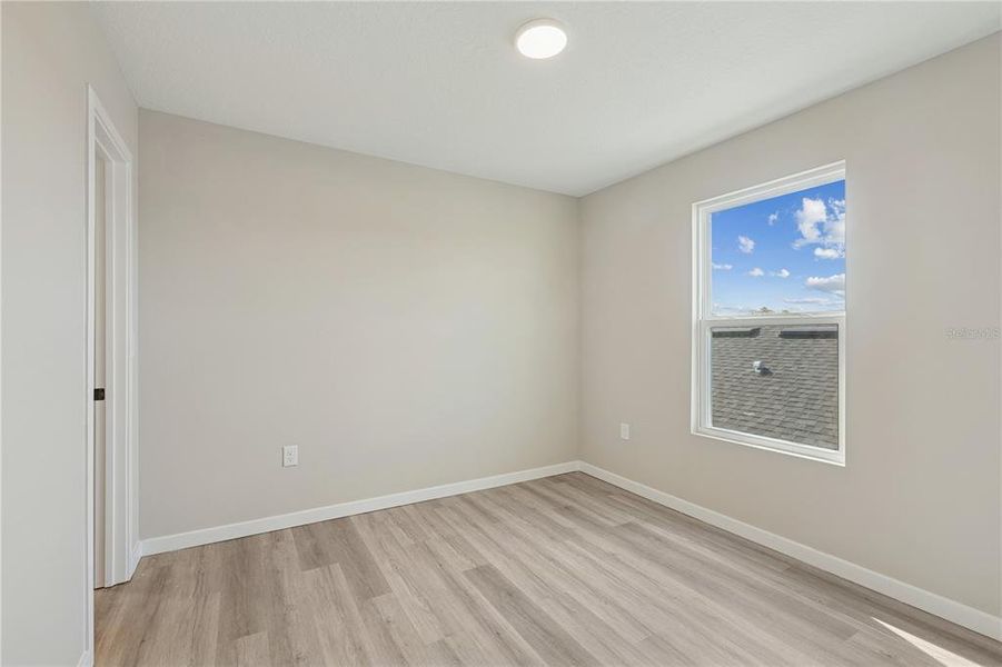 Spacious, unfurnished interior of a new home in Sabana Reserve, Ocala (Image 18).