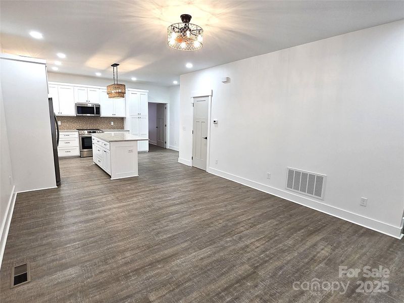Spacious, unfurnished interior of a new home in , Hickory (Image 14).