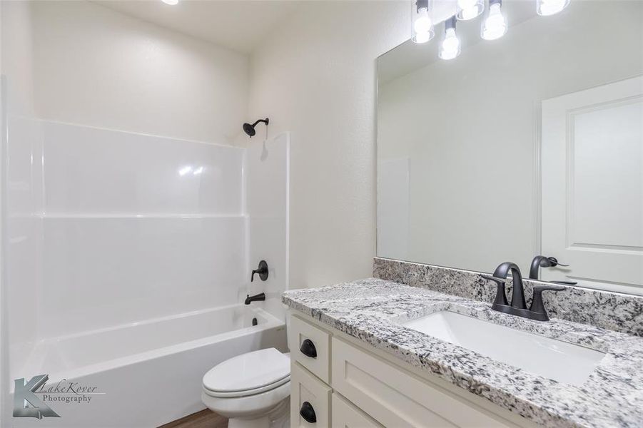 Furnished interior view inside a new home in , Abilene (Image 9).