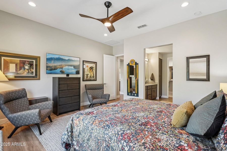 34-web-or-mls-W La Reata Ave-S1709-034