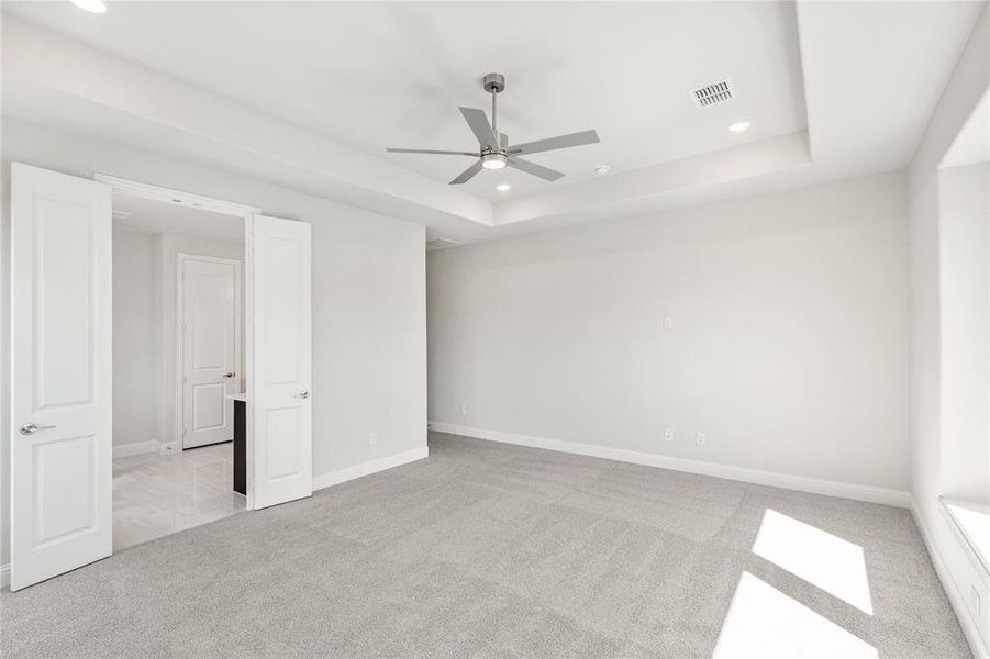 Spacious, unfurnished interior of a new home in Sunrise at Garden Valley, Waxahachie (Image 24).