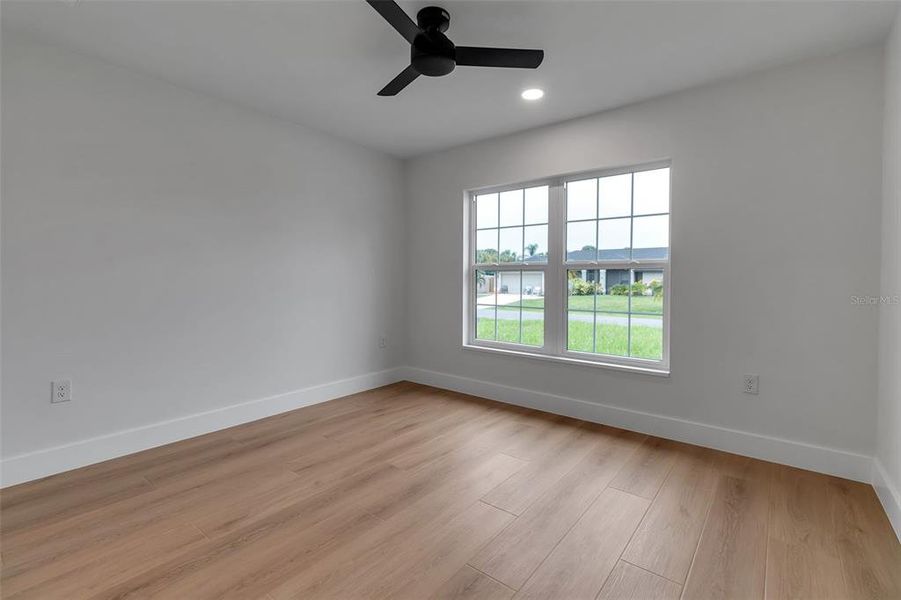 Spacious, unfurnished interior of a new home in , Venice (Image 27).