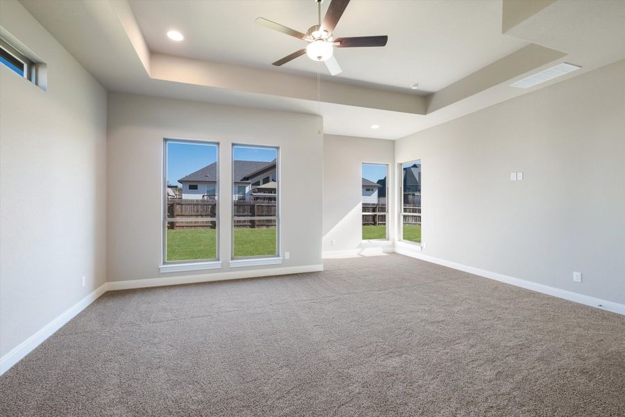 Spacious, unfurnished interior of a new home in Harvest Hills, Marion (Image 24).
