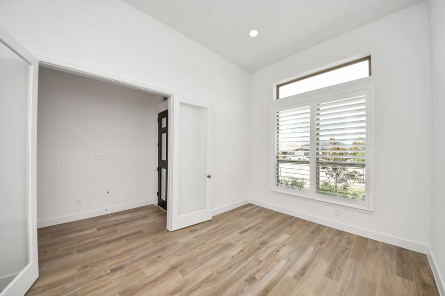 Spacious, unfurnished interior of a new home in Valencia, Manvel (Image 20). Spacious, unfurnished interior of a new home in Valencia, Manvel (Image 20).