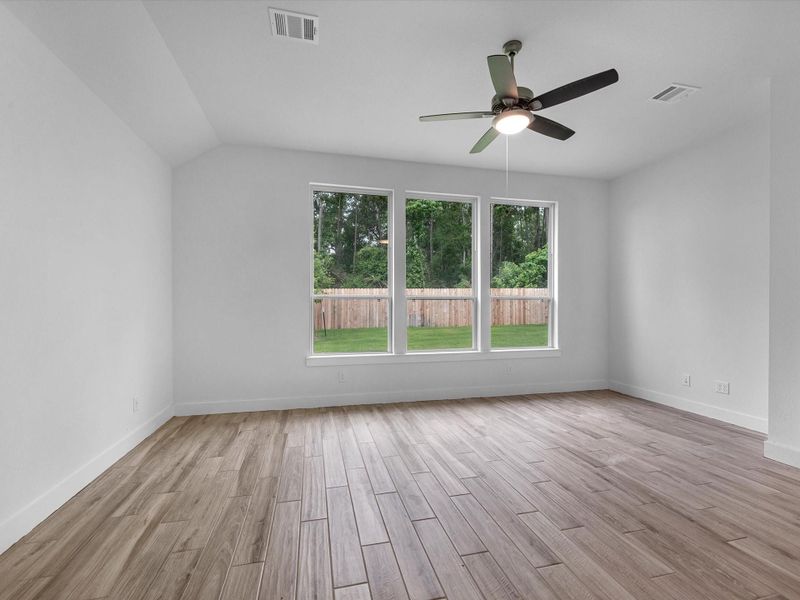 Spacious, unfurnished interior of a new home in Clopton Farms, Montgomery (Image 18).