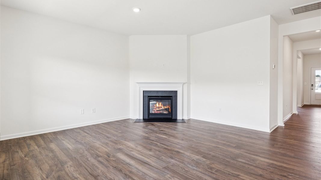Spacious, unfurnished interior of a new home in Mary's Pointe, Clinton (Image 14).
