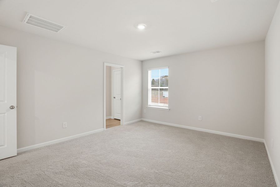 Representative unfurnished interior of a home built from the Beechwood by McGuinn Homes in South Welcome, Greenville (Image 26).