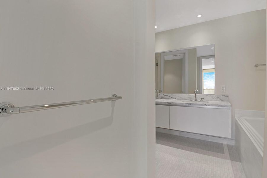 Image 42 of a home in .