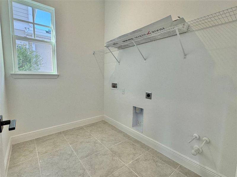 Spacious, unfurnished interior of a new home in , Orlando (Image 35).