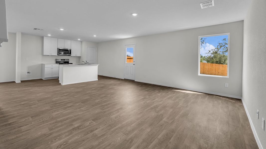 Representative unfurnished interior of a home built from the The Franklin by D.R. Horton in Spring Valley, New Braunfels (Image 17).