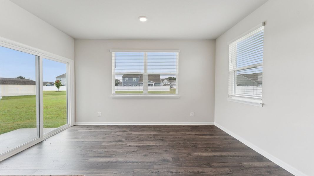 Spacious, unfurnished interior of a new home in Tooley Harbor, Elizabeth City (Image 15).