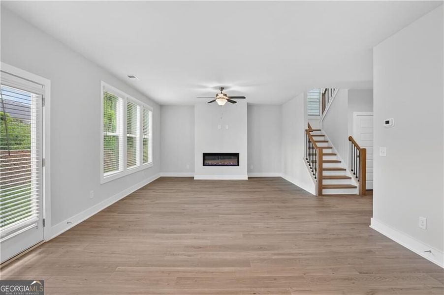 Spacious, unfurnished interior of a new home in The Fairways at Mirror Lake, Villa Rica (Image 52).