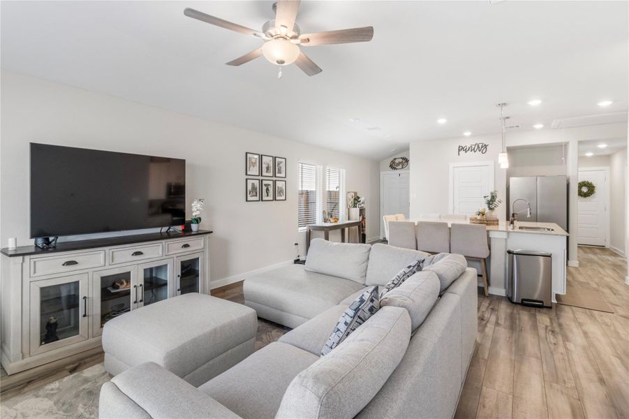 LIVING ROOM LIVING ROOM