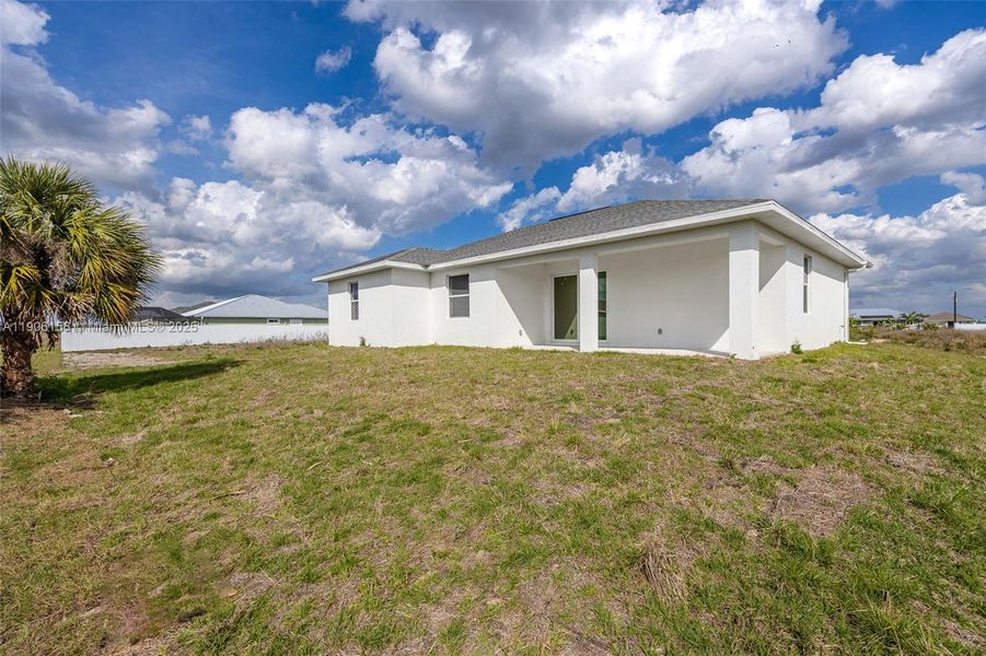 Exterior details and patio area of a home in , Labelle (Image 15).