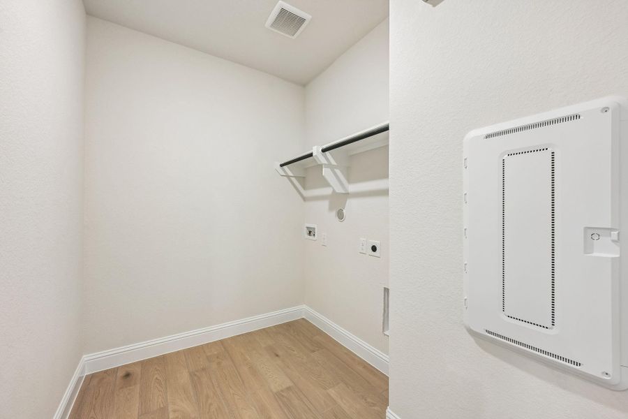 Spacious, unfurnished interior of a new home in Woodhavyn 50', Magnolia (Image 17).