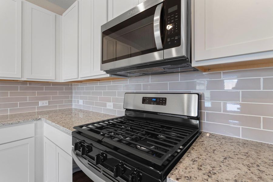 Furnished interior view inside a new home in River Ranch Trails, Dayton (Image 7).