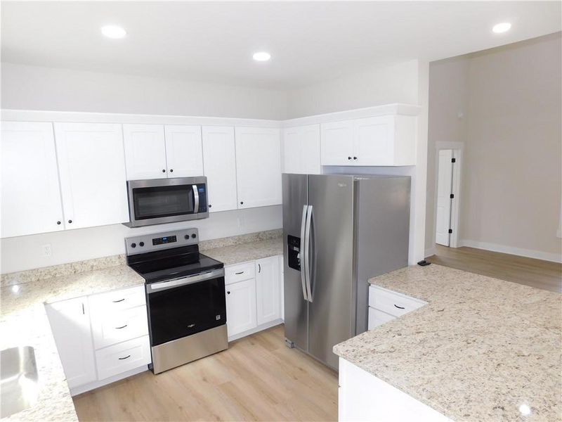 Furnished interior view inside a new home in , Dahlonega (Image 4).