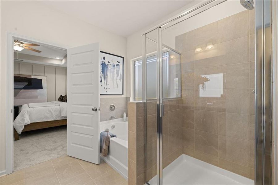 Furnished interior view inside a new home in Oakmont, Dallas (Image 12).