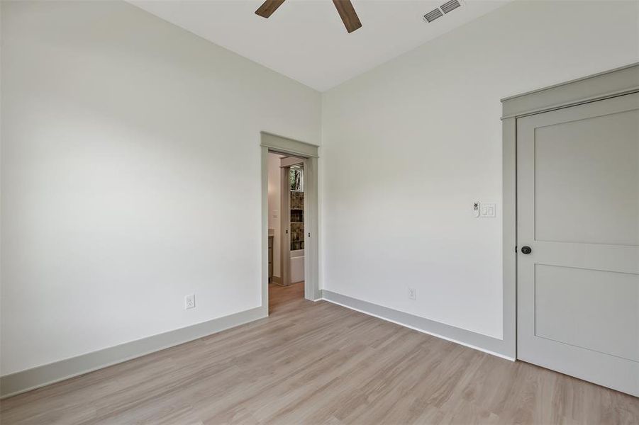 Spacious, unfurnished interior of a new home in , Flint (Image 29).