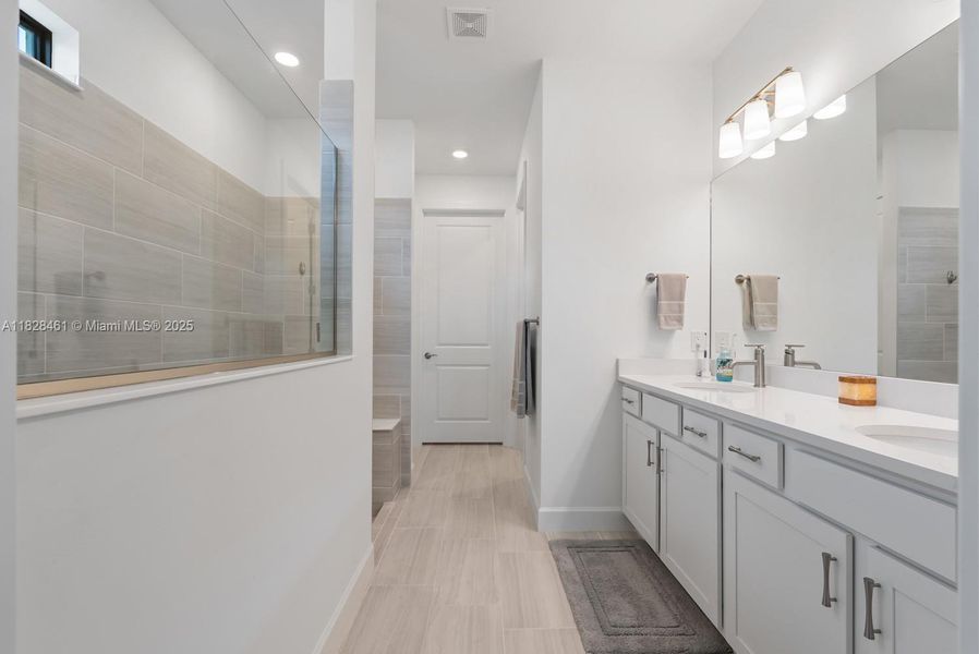 Furnished interior view inside a new home in Del Webb Naples, Ave Maria (Image 24).