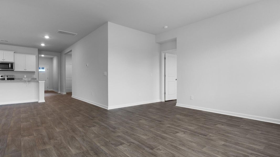 Spacious, unfurnished interior of a new home in Hillcrest, Ravenel (Image 26).