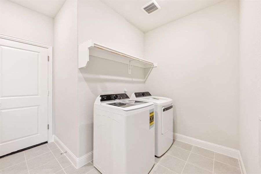 Close-up of interior finishes inside a home in Addison Hills, Cedar Hill (Image 17).
