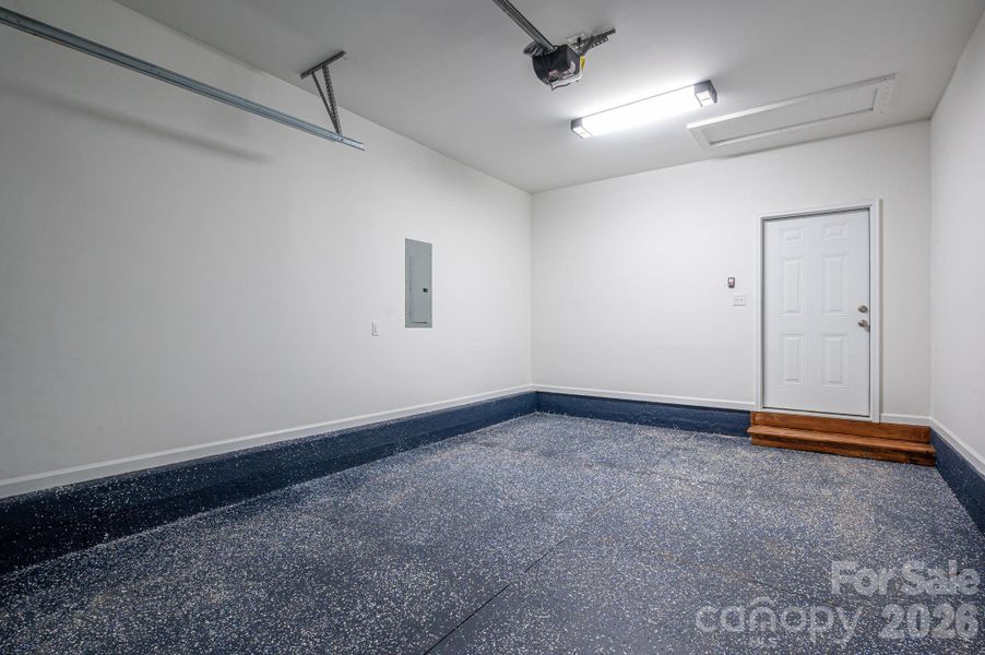 Spacious, unfurnished interior of a new home in , Cherryville (Image 40).