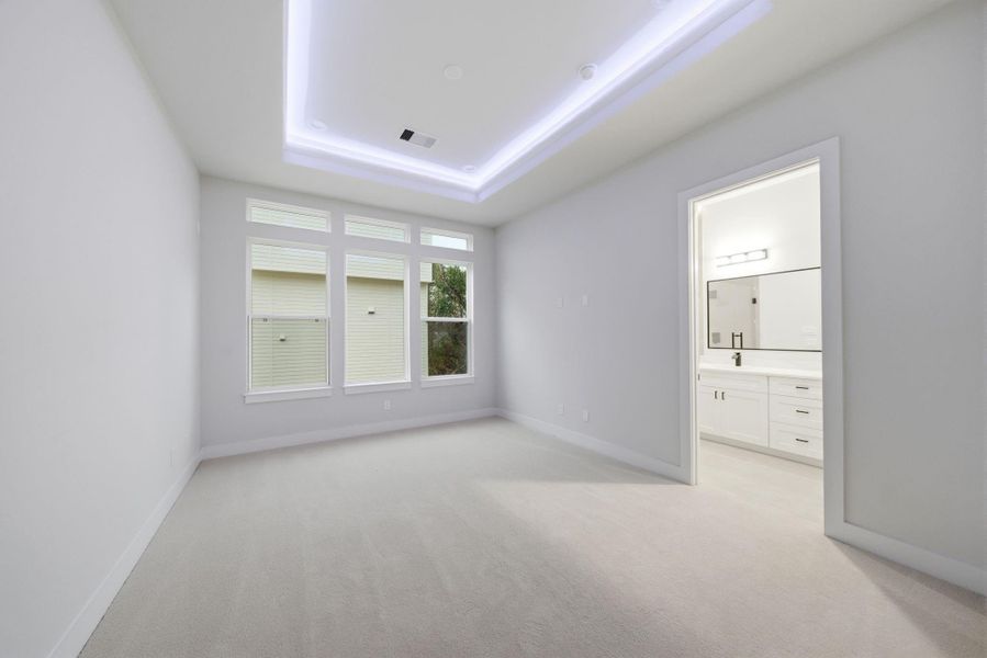 Spacious, unfurnished interior of a new home in , Houston (Image 27).