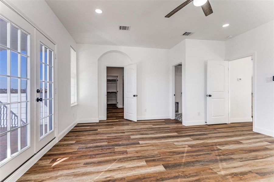 Spacious, unfurnished interior of a new home in , Fort Worth (Image 15).