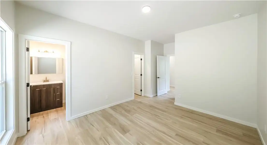 Spacious, unfurnished interior of a new home in , Carrollton (Image 31).