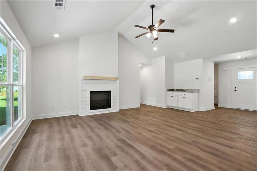 Spacious, unfurnished interior of a new home in , Hartwell (Image 27).