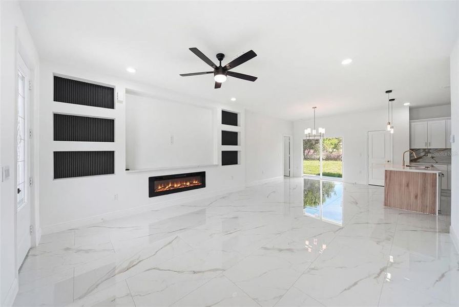 Spacious, unfurnished interior of a new home in , Palm Bay (Image 28).