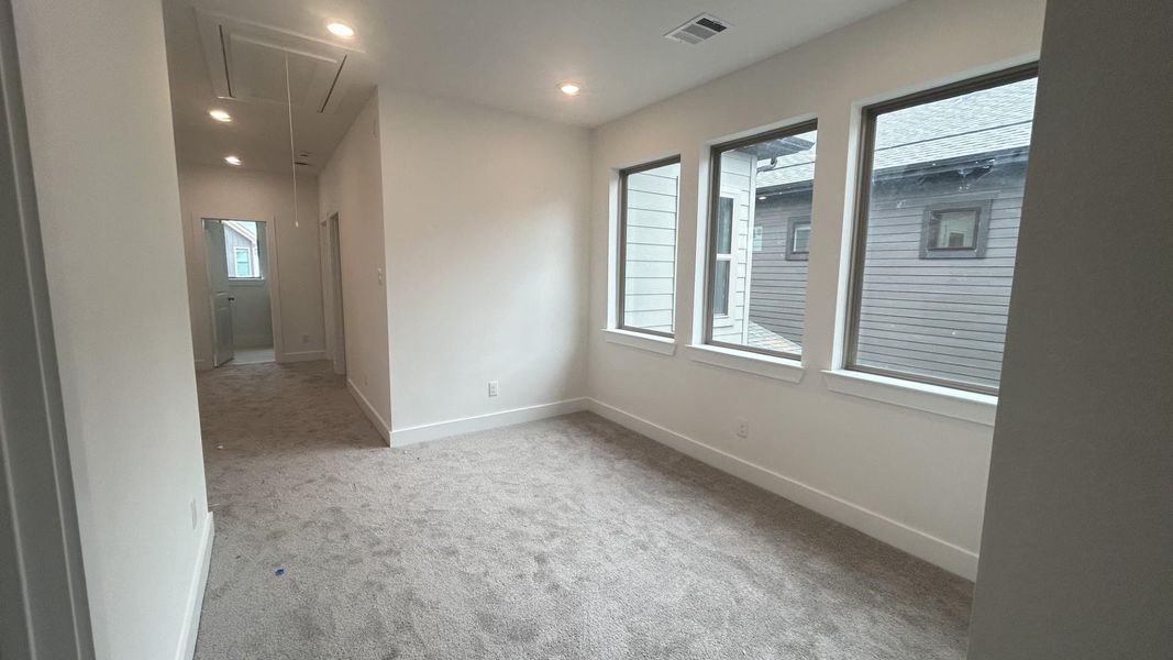 Spacious, unfurnished interior of a new home in , Montgomery (Image 5).
