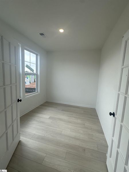 Spacious, unfurnished interior of a new home in Shiloh Trail, Wellford (Image 14).