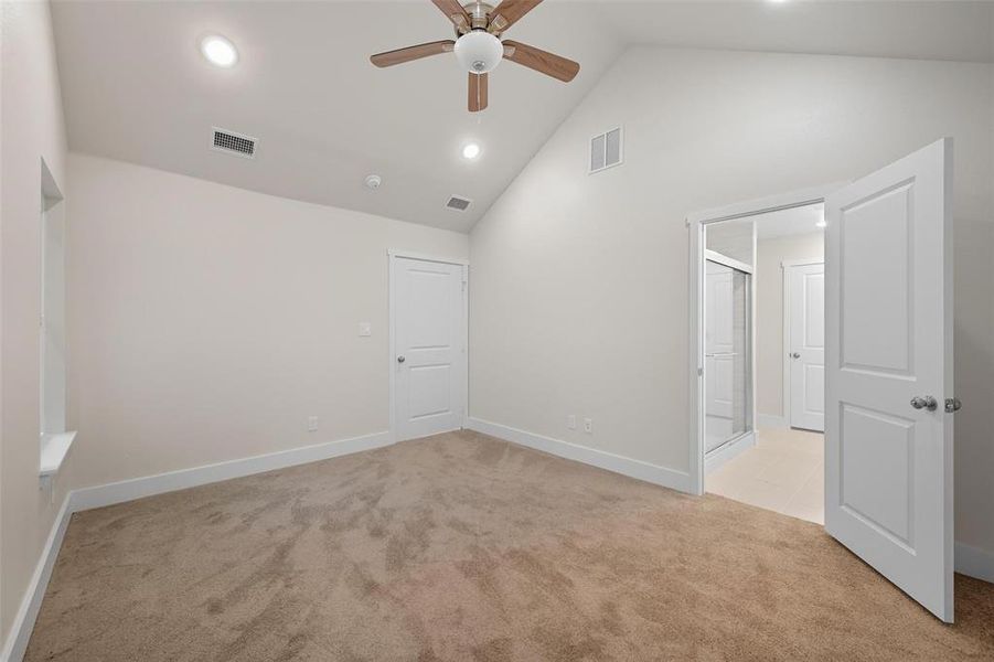 Spacious, unfurnished interior of a new home in , Denison (Image 16).