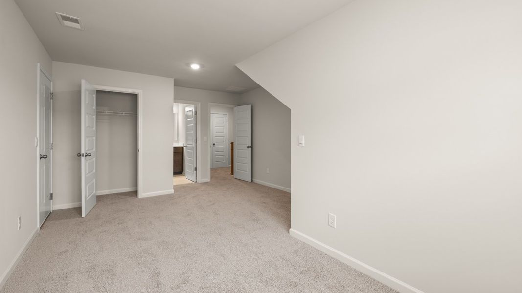 Spacious, unfurnished interior of a new home in Heritage Pointe, Senoia (Image 34).
