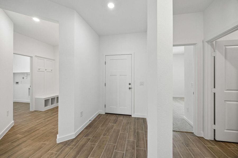 Spacious, unfurnished interior of a new home in Windcress, Cove (Image 15).