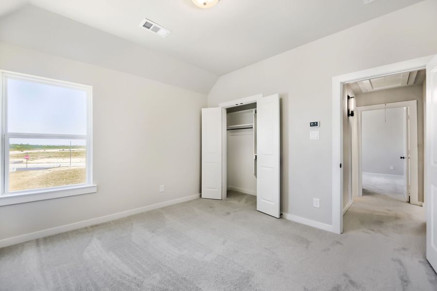 9809 Morning Cloak - Bedroom