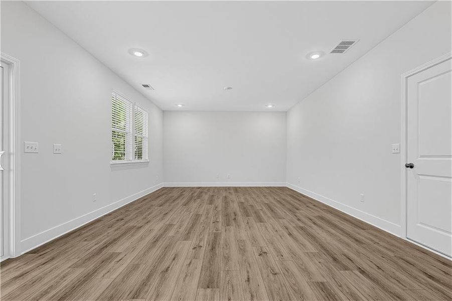 Spacious, unfurnished interior of a new home in , Bethlehem (Image 27).
