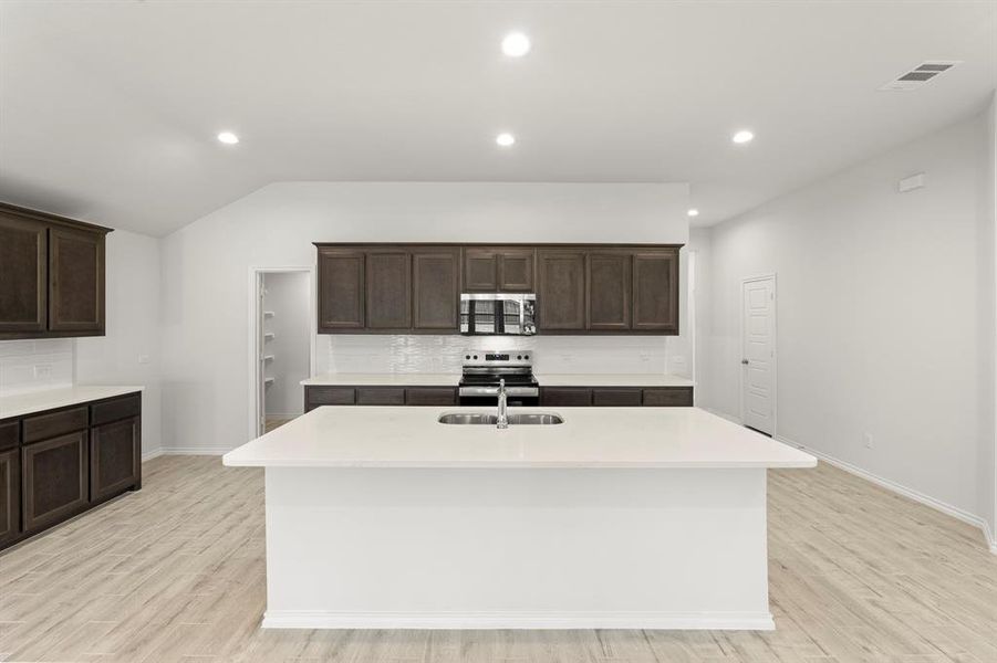 08. 3274 Ribisl - Kitchen