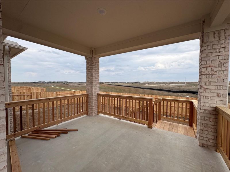 Exterior details and patio area of a home in Willow Springs, Buda (Image 3).